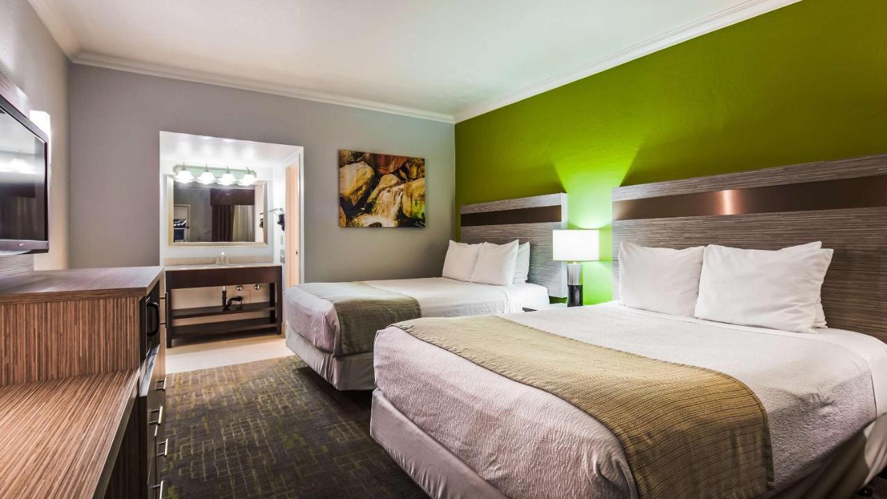 Best Western Innsuites Phoenix Hotel & Suites Exterior photo