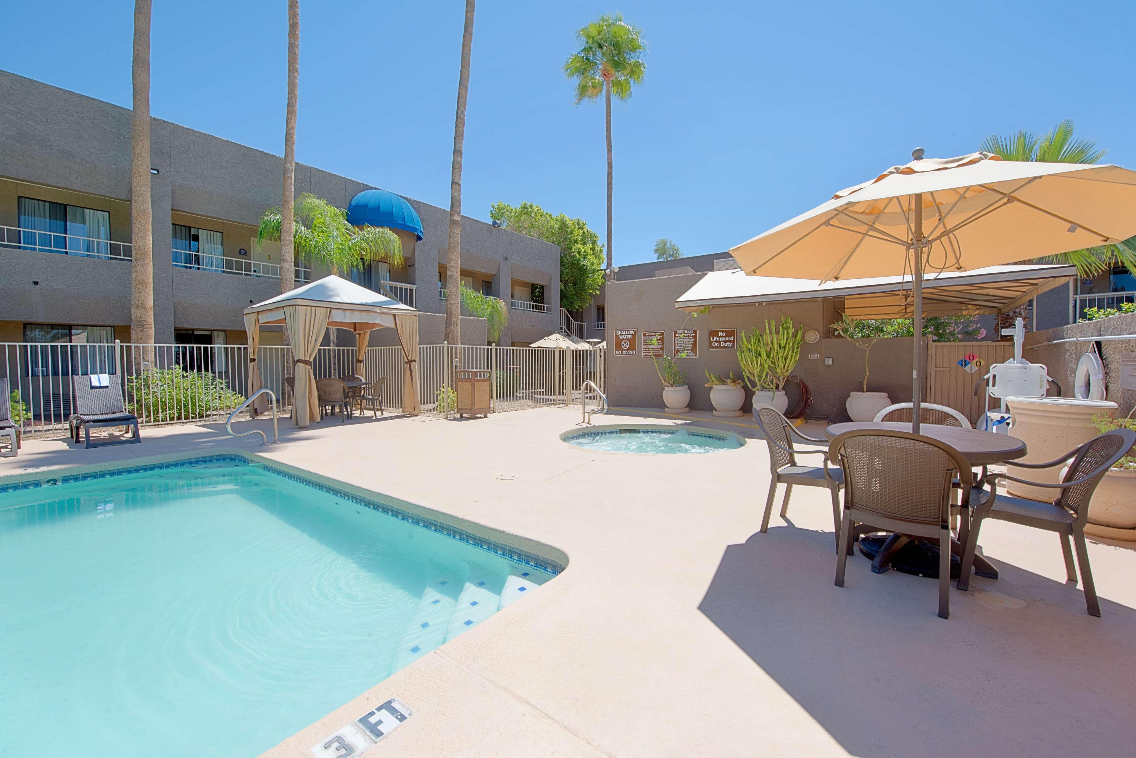 Best Western Innsuites Phoenix Hotel & Suites Exterior photo