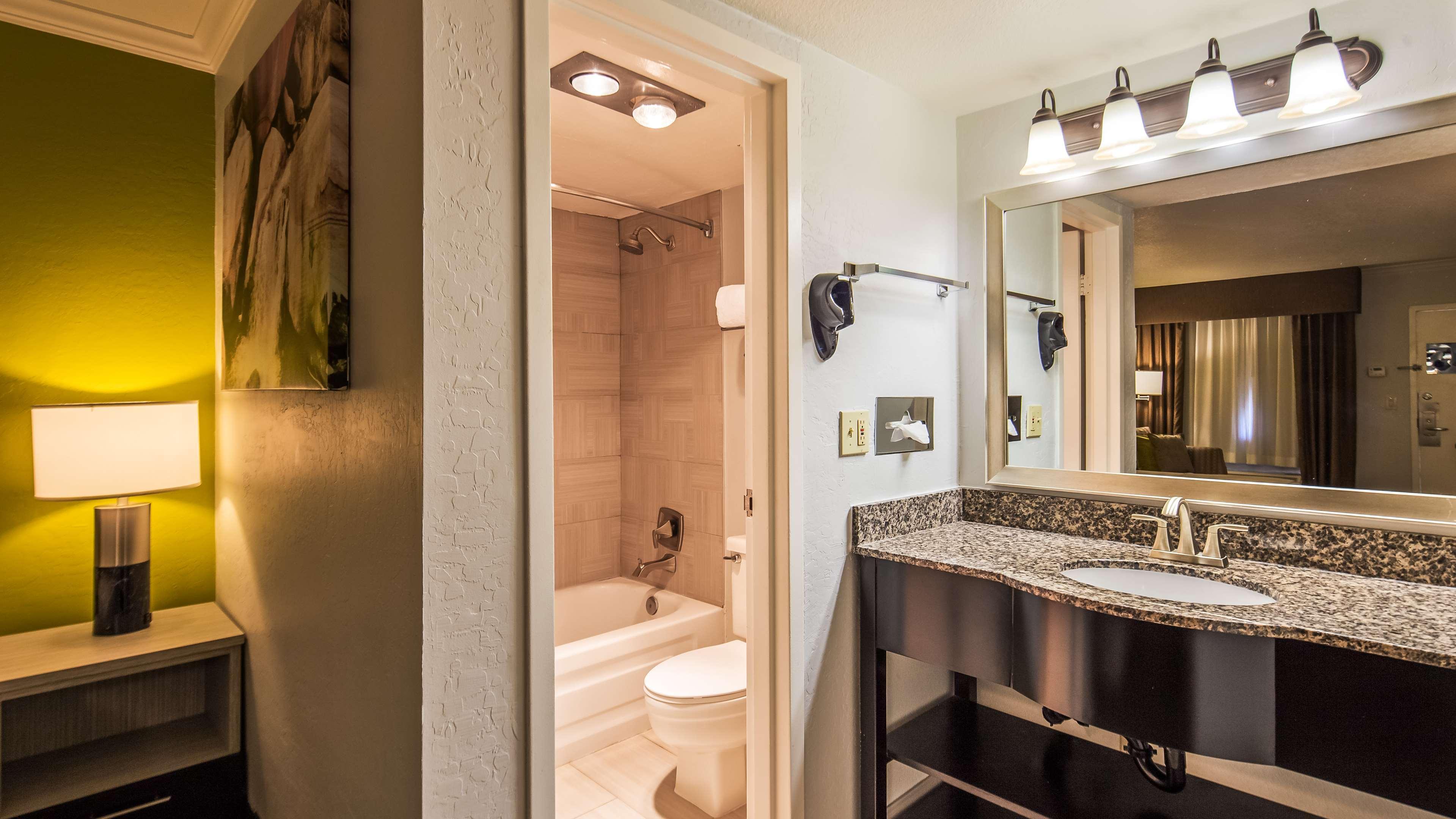 Best Western Innsuites Phoenix Hotel & Suites Exterior photo