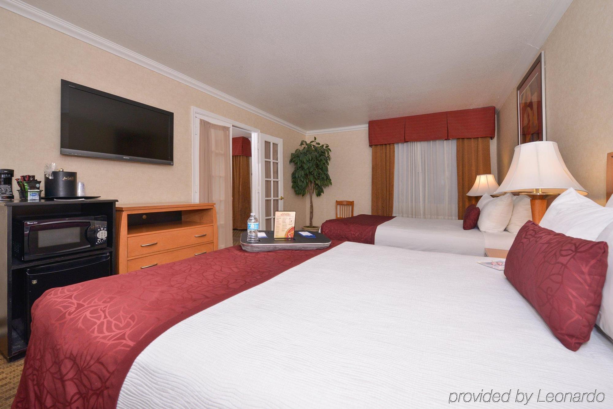 Best Western Innsuites Phoenix Hotel & Suites Exterior photo