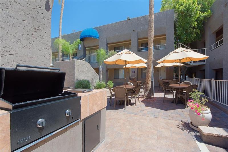 Best Western Innsuites Phoenix Hotel & Suites Exterior photo
