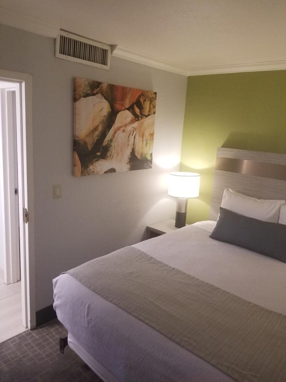 Best Western Innsuites Phoenix Hotel & Suites Exterior photo