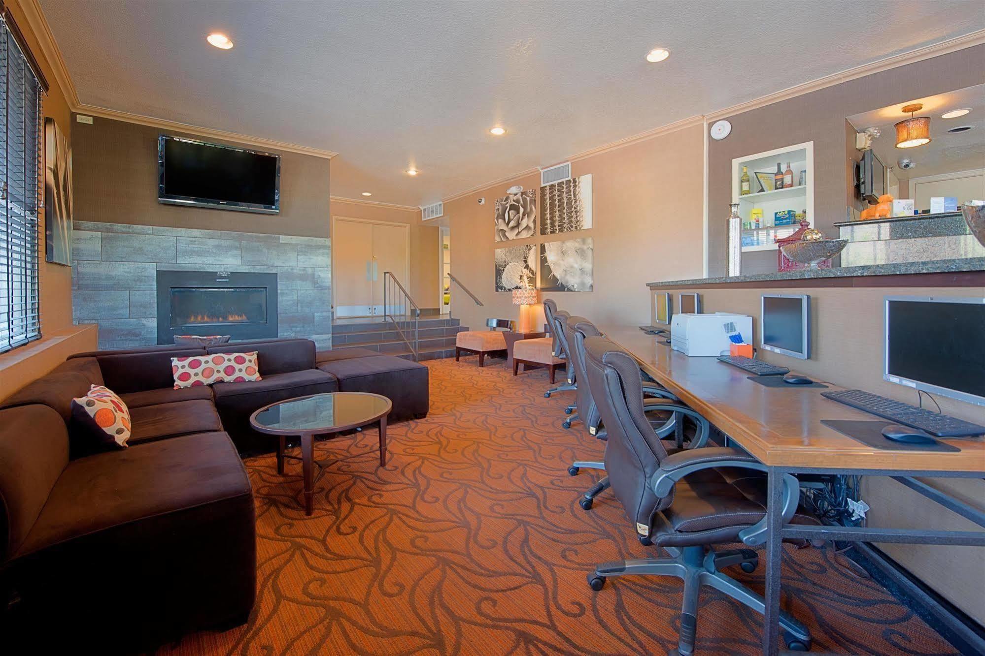 Best Western Innsuites Phoenix Hotel & Suites Exterior photo