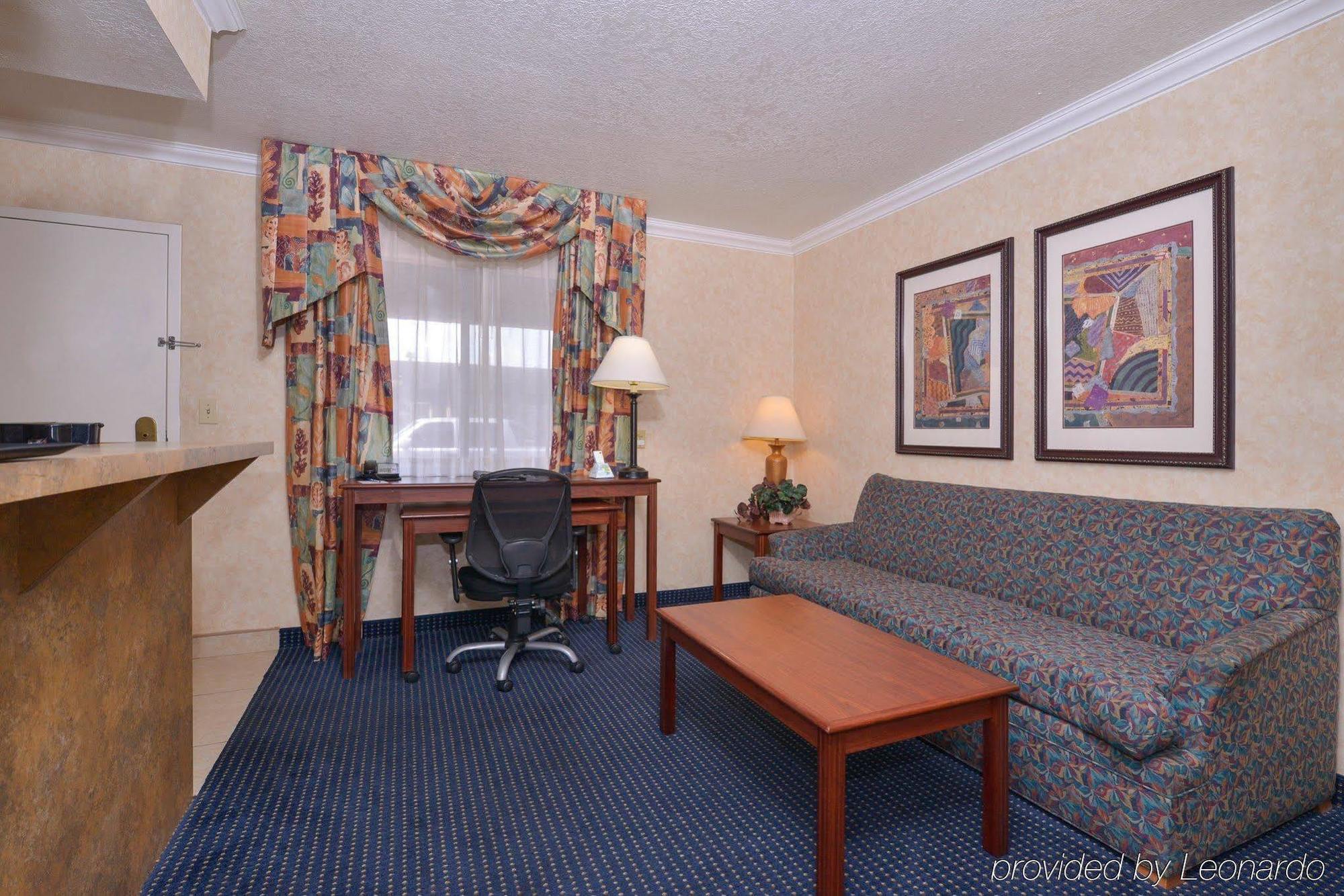 Best Western Innsuites Phoenix Hotel & Suites Exterior photo