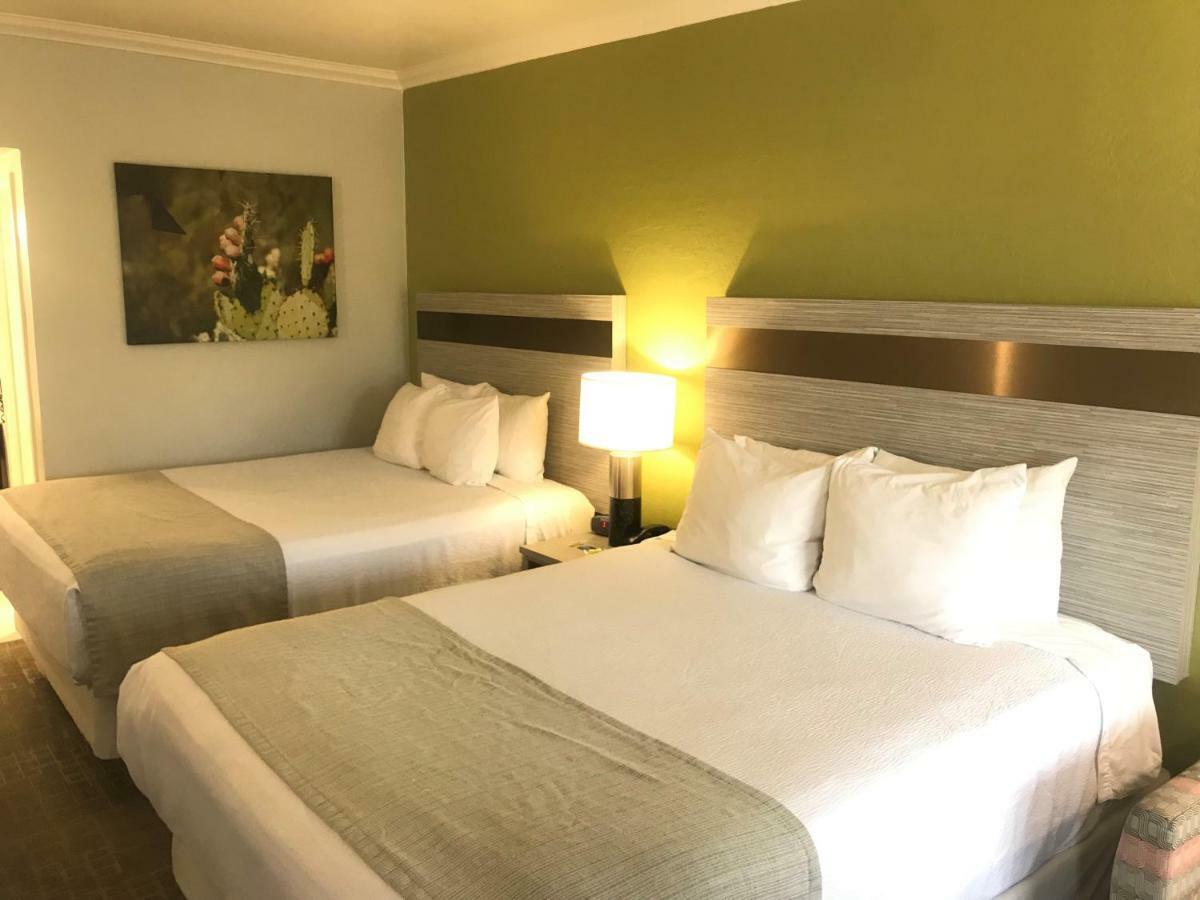 Best Western Innsuites Phoenix Hotel & Suites Exterior photo