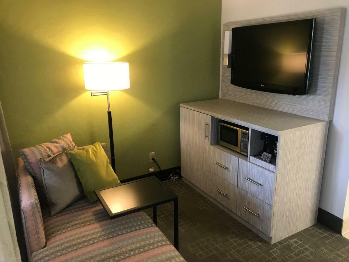 Best Western Innsuites Phoenix Hotel & Suites Exterior photo