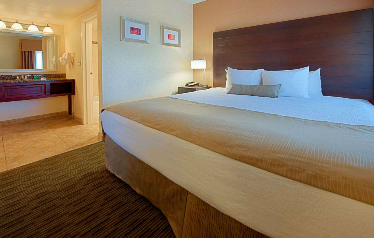 Best Western Innsuites Phoenix Hotel & Suites Exterior photo